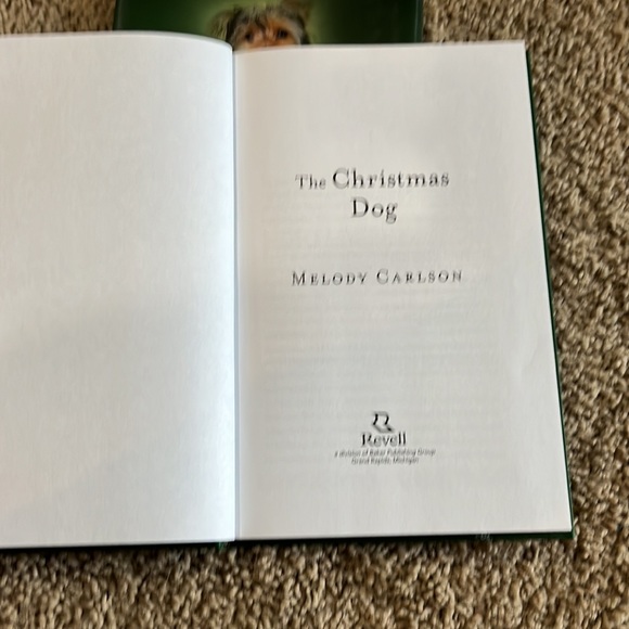 The Christmas Dog by Melody Carlson 176 pages - Picture 6 of 8